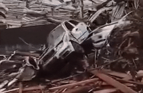 VIDEO Ovako izgledaju mjesta u Češkoj nakon udara tornada, auti letjeli u kuće