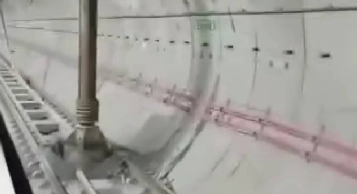 VIDEO Radnici ogromnom bušilicom slučajno probili tunel metroa u Istanbulu