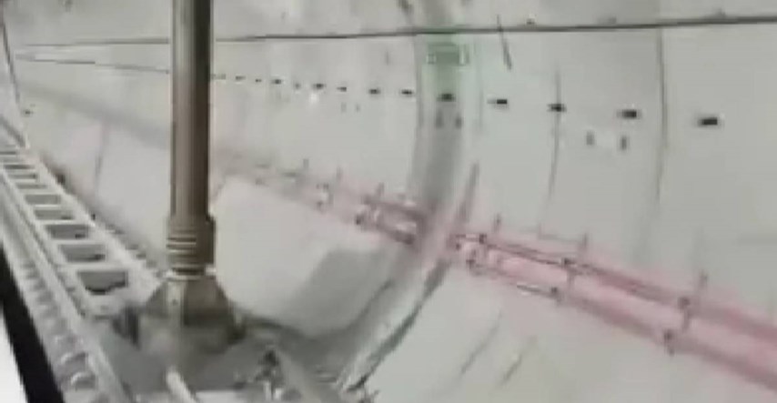 VIDEO Radnici ogromnom bušilicom slučajno probili tunel metroa u Istanbulu