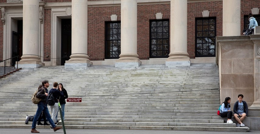 SAD će potjerati strane studente ako se nastava bude održavala na daljinu