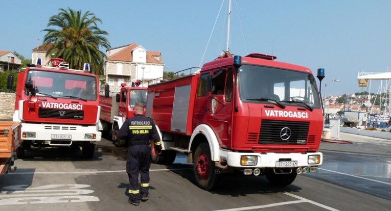 Gradonačelnica Supetra: Tražim besplatni prijevoz trajektom za vatrogasna društva