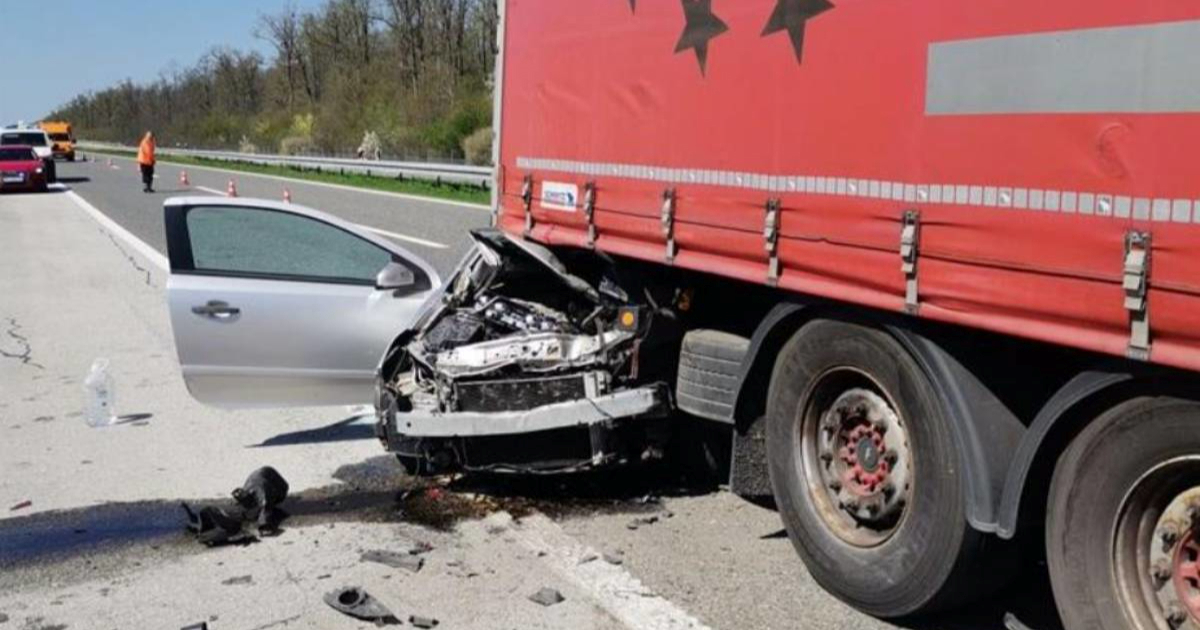 FOTO Na autocesti A3 udario u kamion koji je stajao u koloni i poginuo
