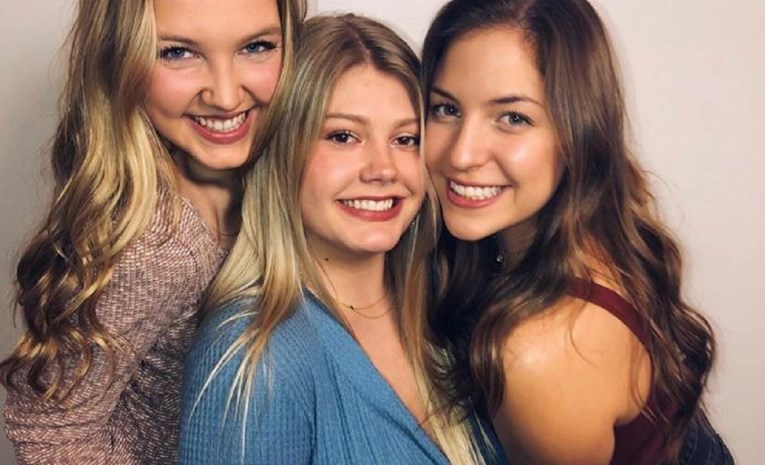 Fotografija tri djevojke postala hit zbog neobične optičke iluzije
