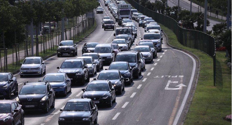 Gužve na cestama prema moru, na Lučkom nema dužih čekanja