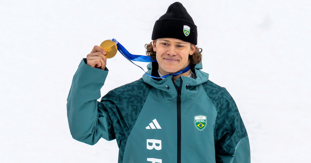 Nosi suknje i lakira nokte. Želio je biti Ronaldinho, ali na vrh je stigao u skijanju