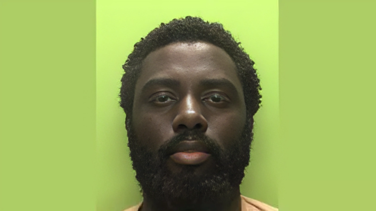 Studentica skočila s balkona da pobjegne napadaču u Britaniji. Kasnije ubio 3 ljudi