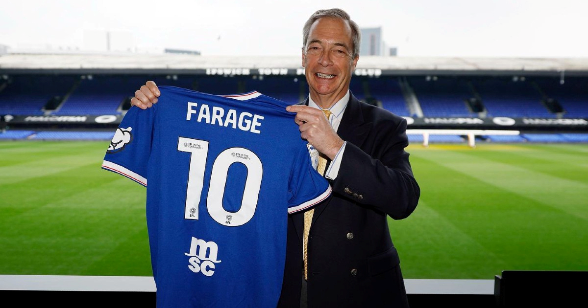 Farage objavio sliku sa stadiona, navijači zgroženi. "Nisam loš na desnom krilu"