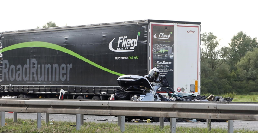 Policija o nesreći u kojoj su poginuli mladić i djevojka: BMW-om se zabio u kamion