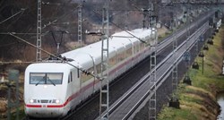 Napadač nožem napao putnike vlaka u Njemačkoj, najmanje troje ozlijeđenih