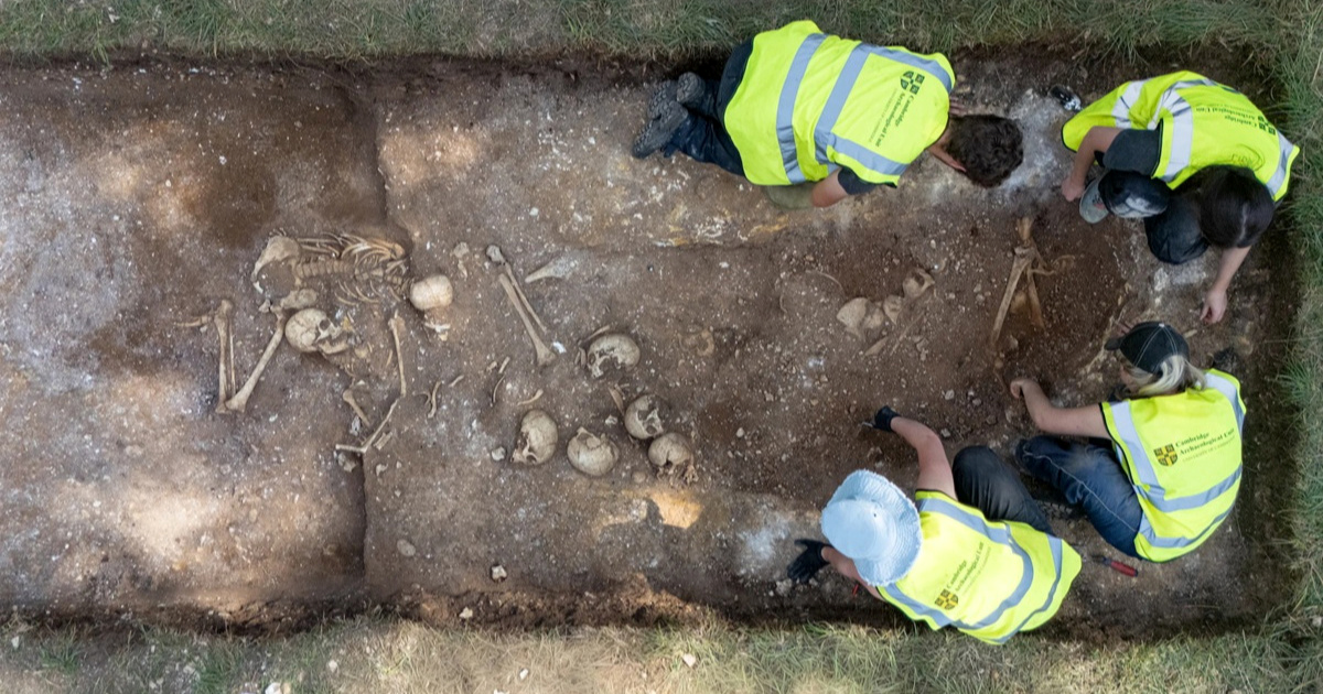FOTO U Velikoj Britaniji otkrivena jama puna kostura starih 1200 godina
