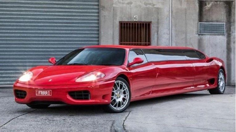 Ferrarijeva limuzina se prodaje za 243.000 eura, pogledajte kako izgleda iznutra