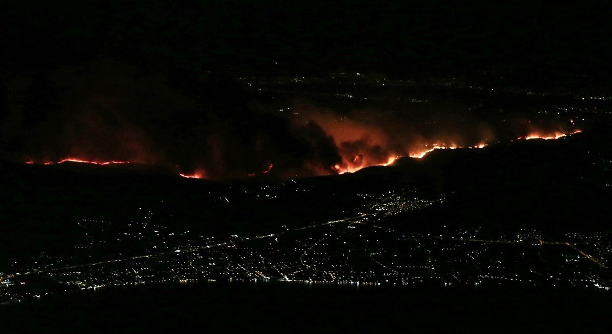 Požari došli do Atene, tisuće evakuiranih