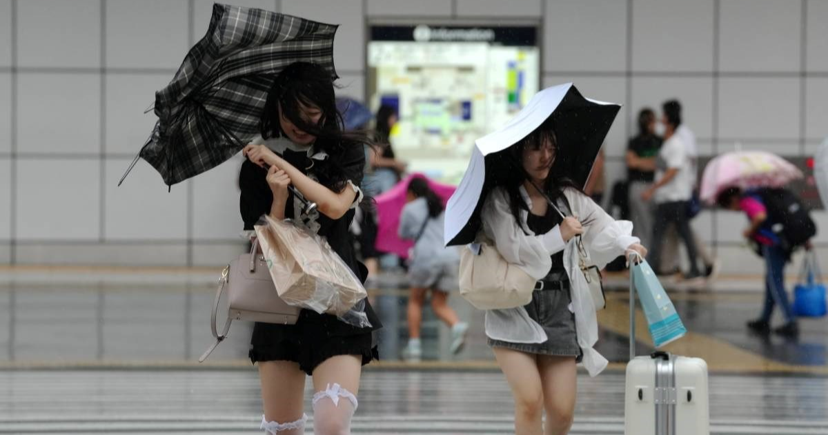 Silovit tajfun stiže u Japan, Toyota prekinula rad u svim tvornicama