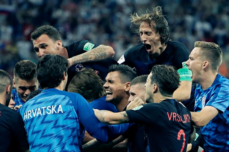 Lovrenov status nasmijao sve: "Ono kad te mama pozove da dođeš s prijateljima na palačinke"