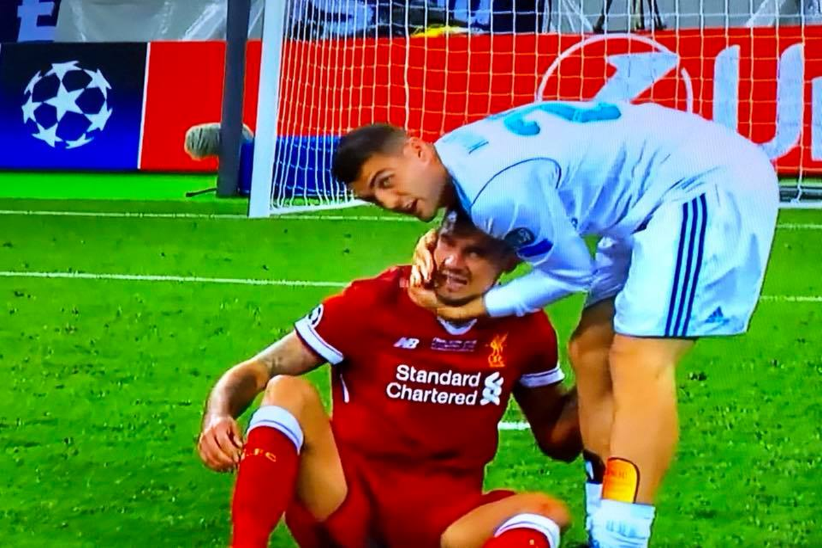 Lovren u suzama nakon finala, Kovačić ga tješio