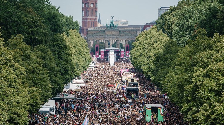 Na berlinskom Prideu okupile se tisuće ljudi