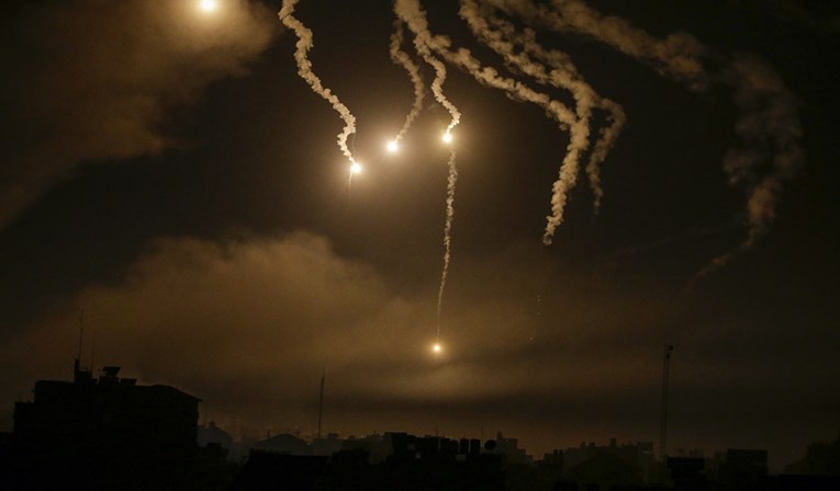 Izrael bombardirao izbjeglički kamp. Svjedok: Tijela su visjela na ruševinama