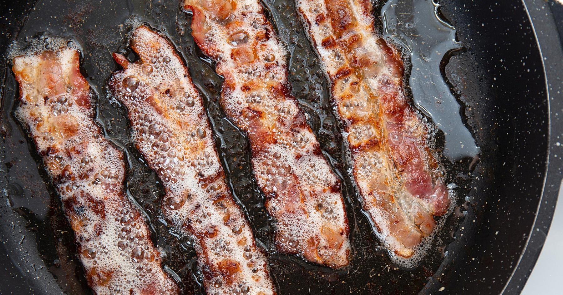 Kad pečete slaninu, nipošto nemojte bacati masnoću od pečenja. Ponovno je iskoristite