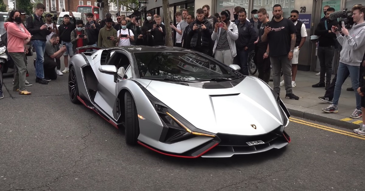 VIDEO Superatraktivni Lamborghini izazvao kaos u Londonu