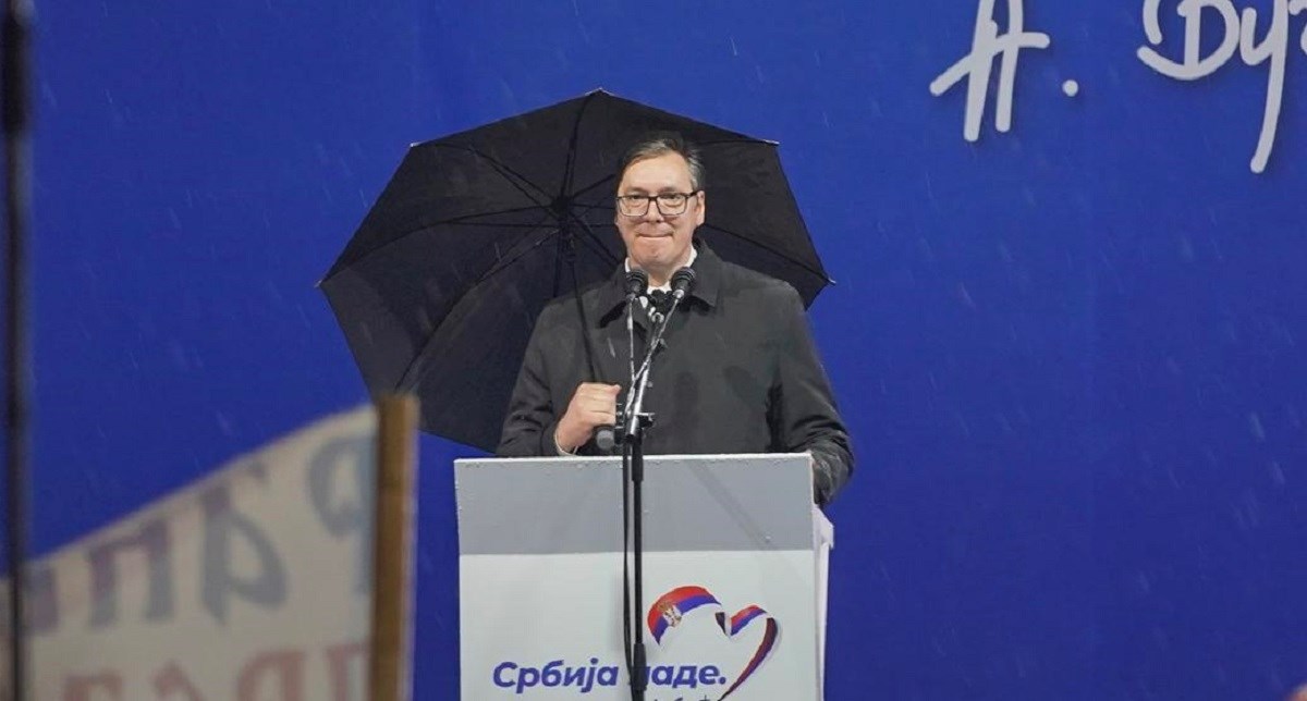 Vučić odlazi s čela stranke