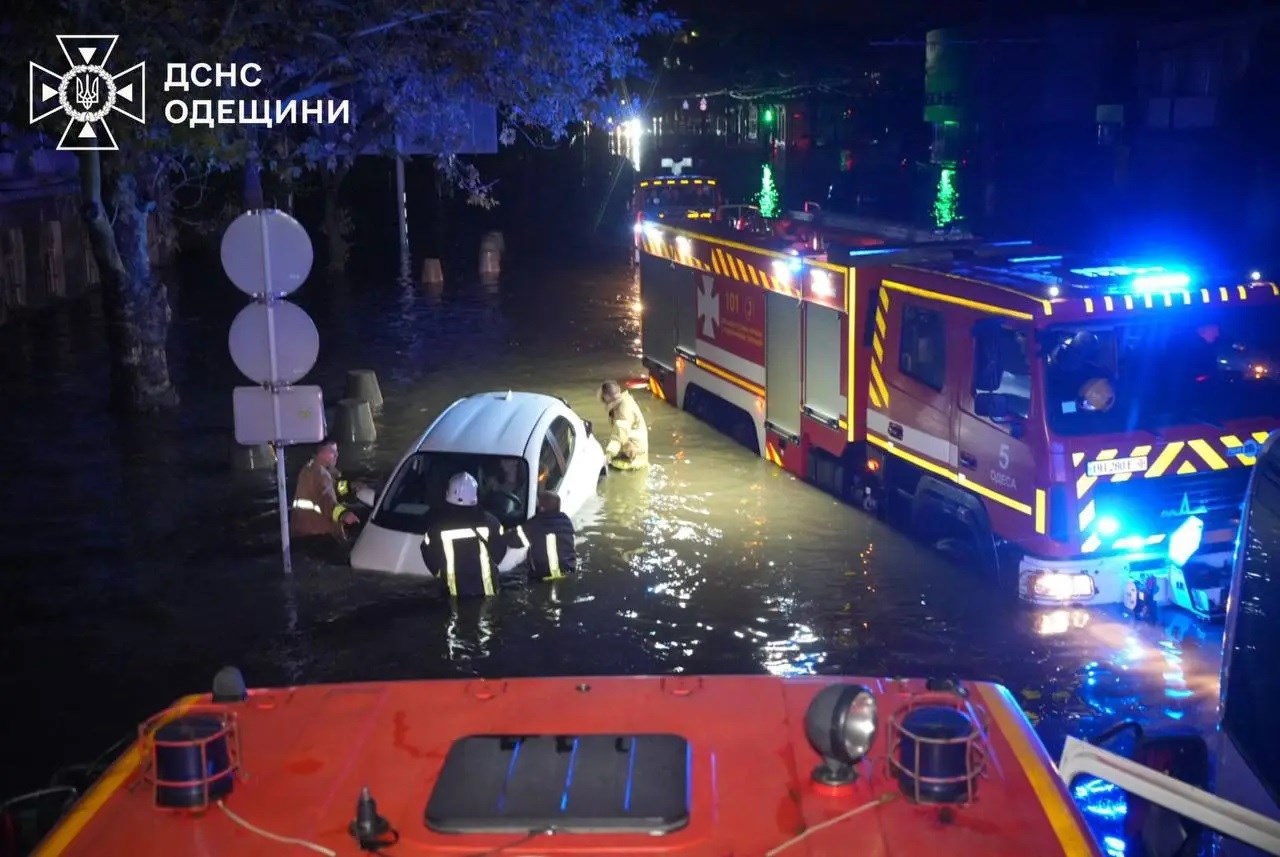Strašna poplava u Odesi. Devet mrtvih, među njima i dijete (8)