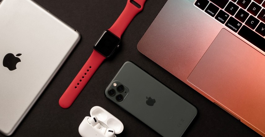 Apple navodno planira lansirati svoj prvi preklopni uređaj. Evo i kada