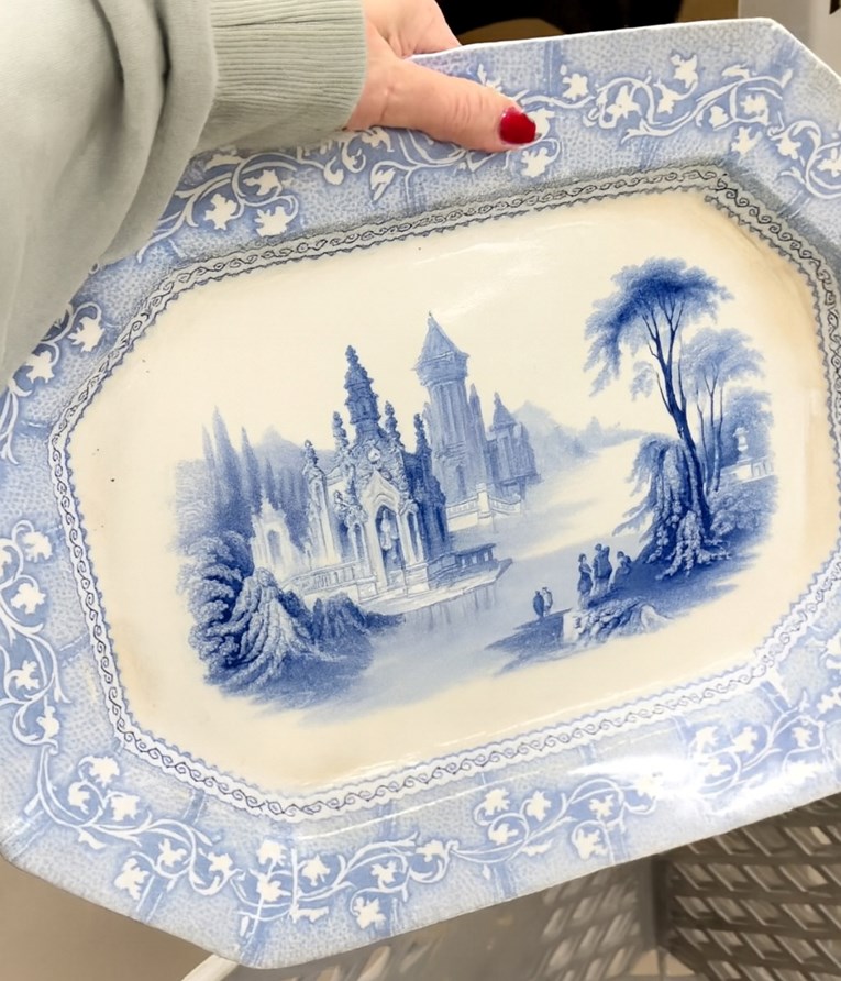 Žena kupila pladanj za 3.50 eura, ispostavilo se da je antikno blago