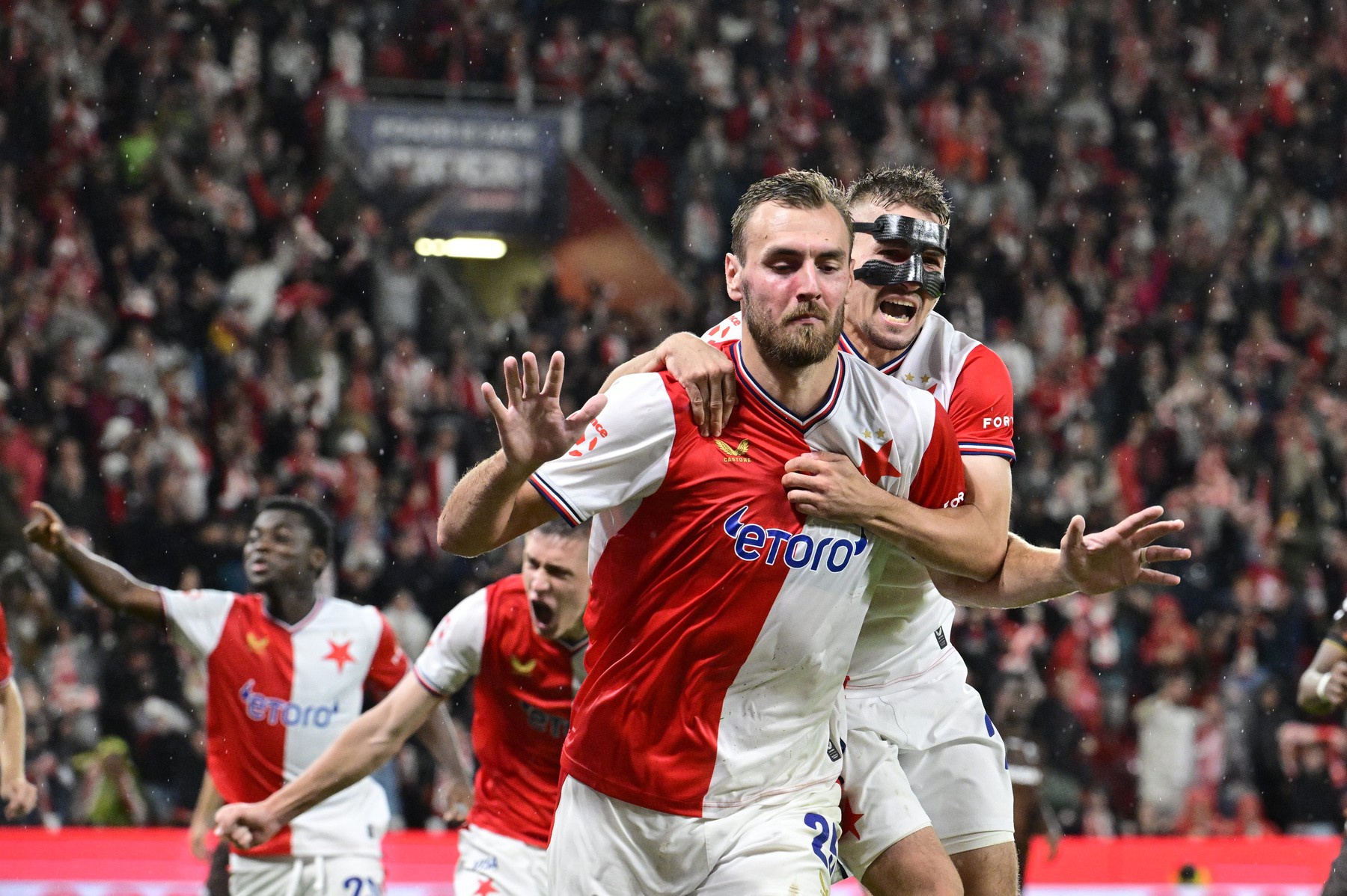 Pokazao sucu srednji prst i ostao bez kluba. Česi ga mijenjaju SHNL ikonom?