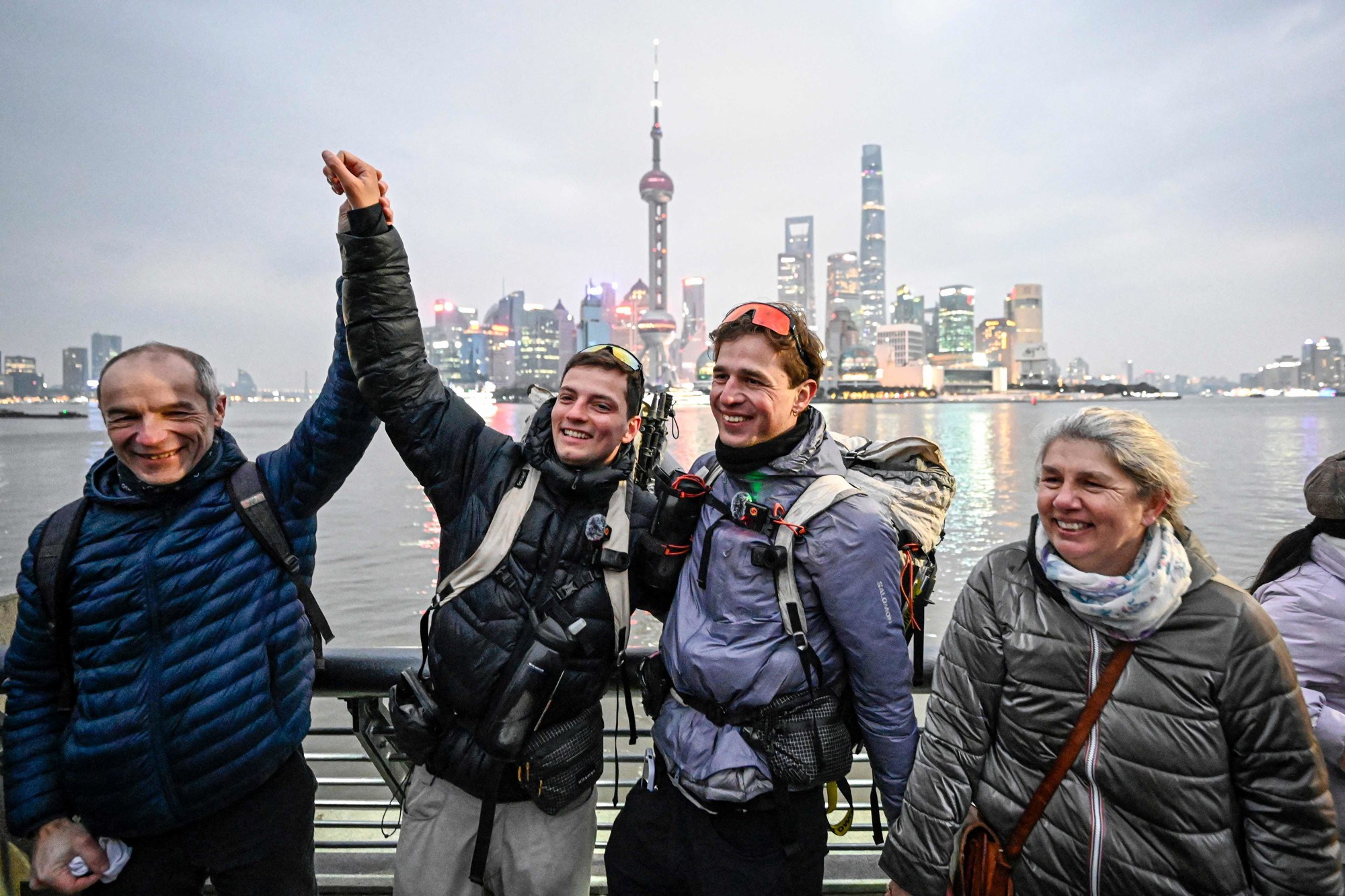 Francuski avanturisti stigli u Šangaj nakon godinu i pol pješačenja
