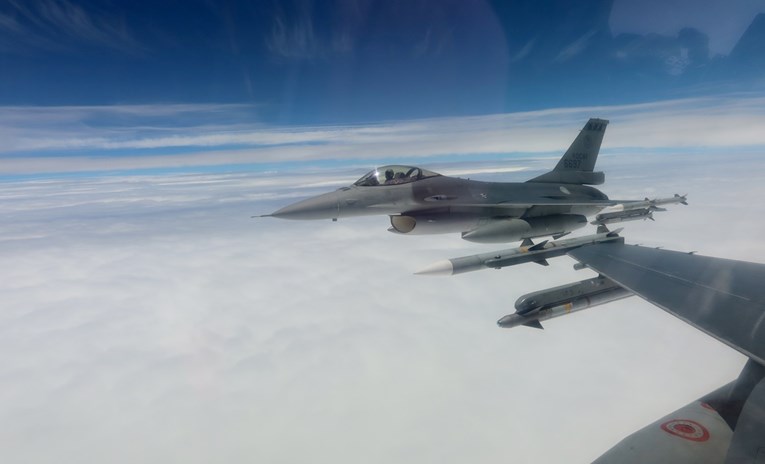 Belgija šalje Ukrajini gomilu aviona F-16