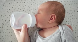 Stručnjaci apeliraju na roditelje da ne daju vodu dojenim bebama mlađim od 6 mjeseci