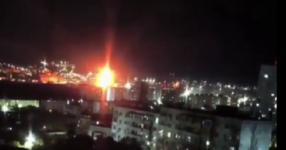 VIDEO Ukrajinci pogodili naftni terminal u Novorosijsku. Izbio požar