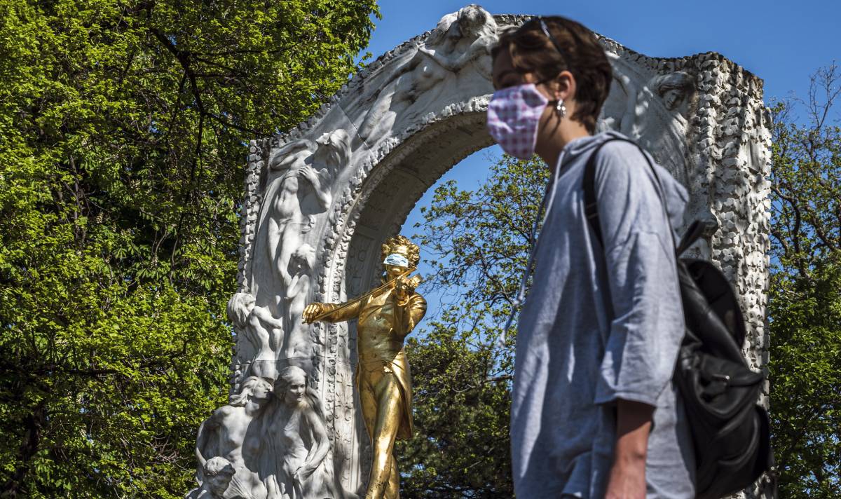 U Austriji od danas otvoreni trgovački centri, no građani su i dalje na oprezu