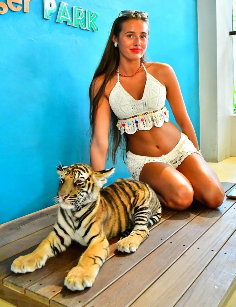 Kći (16) Tysona Furyja izazvala bijes zbog fotki s Tajlanda, mnogi traže da ih obriše