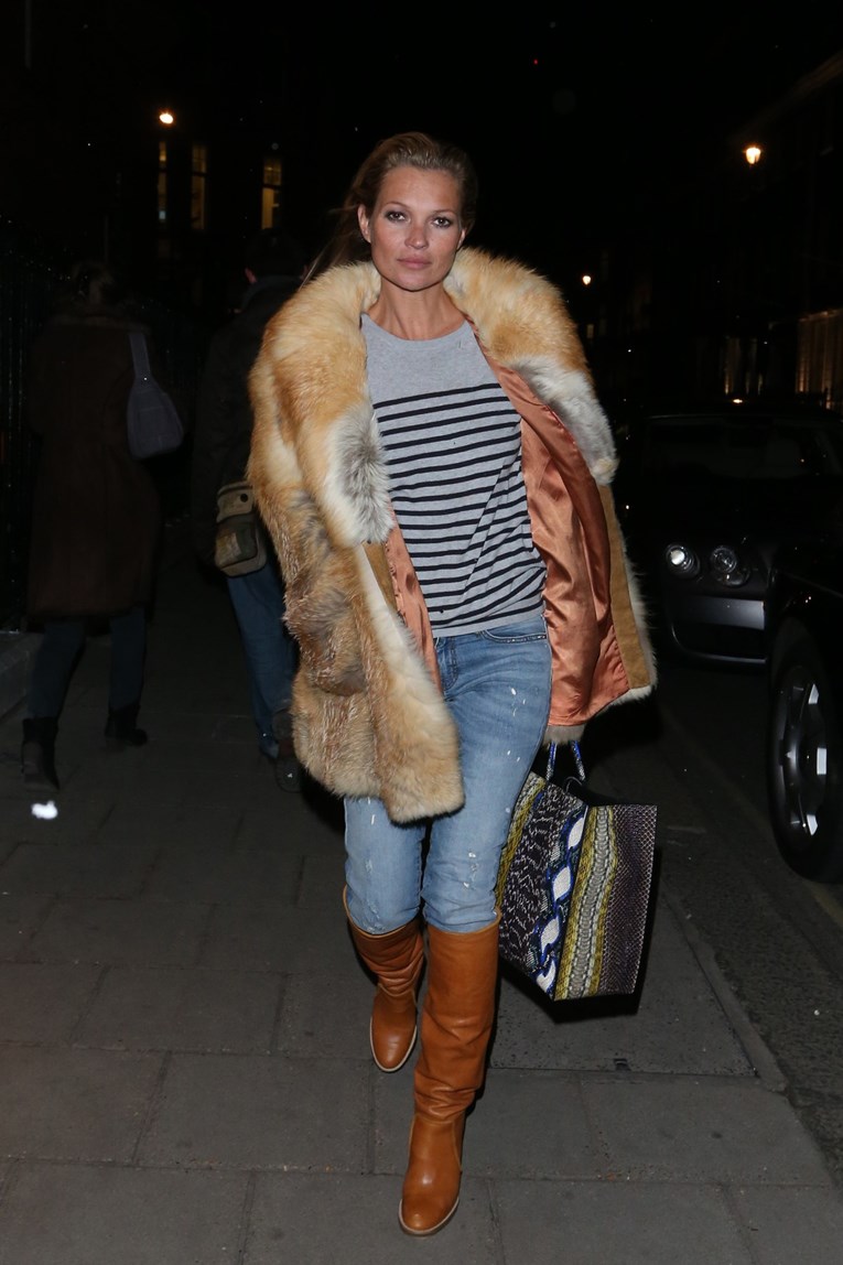 Vratio se hit iz 2000-ih: Svi kombiniraju traperice i čizme na ovaj način