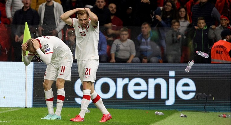 Albanski navijači divljali, pogledajte gol i prekid utakmice u Tirani