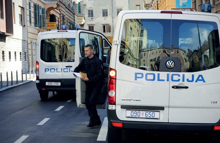 Akcija USKOK-a, uhićeni policajci i pročelnica. Evo za što ih se tereti