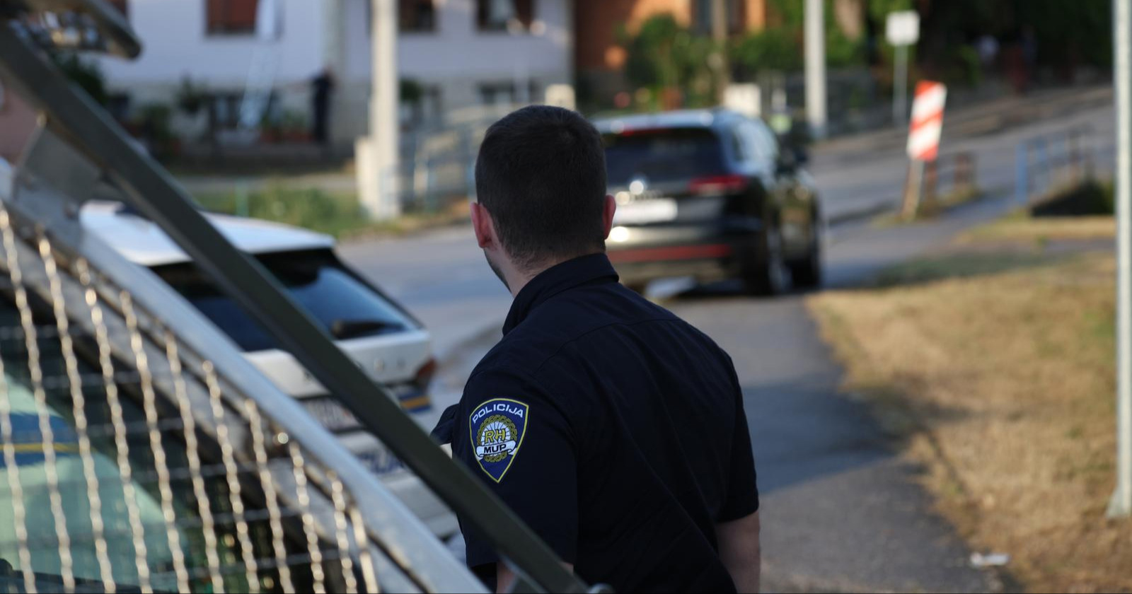Udari policajca, ispričaj se i možeš nazad u birtiju