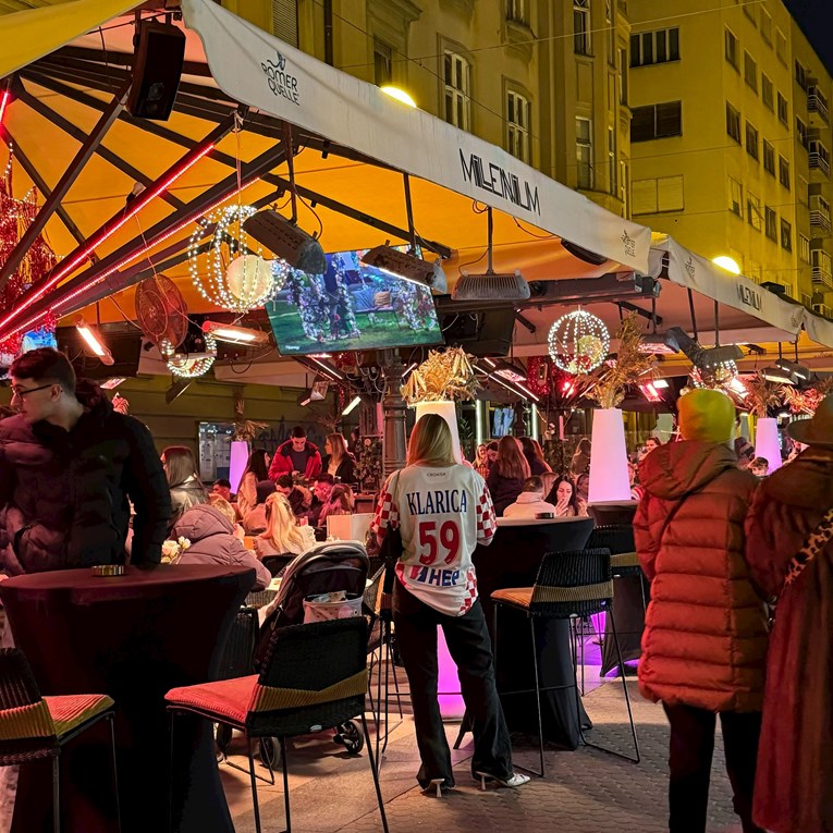 Navijači u kafićima u centru Zagreba prate utakmicu