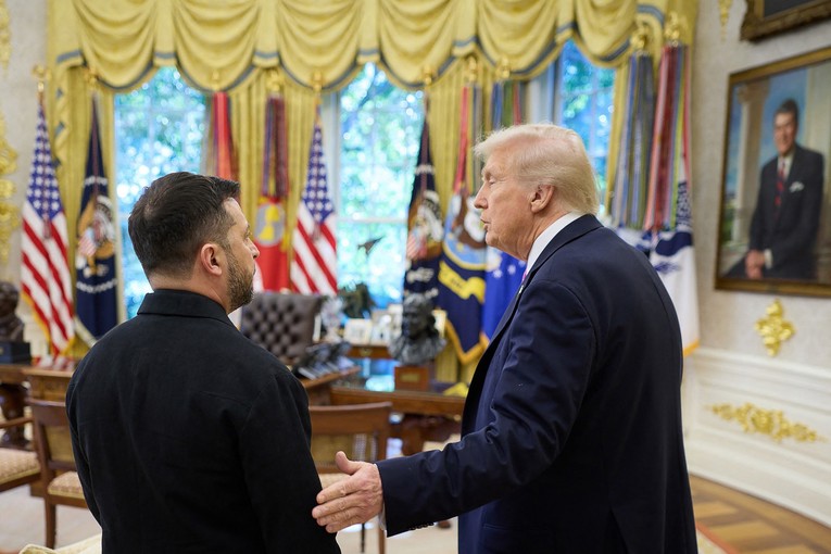 Politico: Zelenski je uspio nemoguće. Uvjerio je Ameriku da može dobiti rat