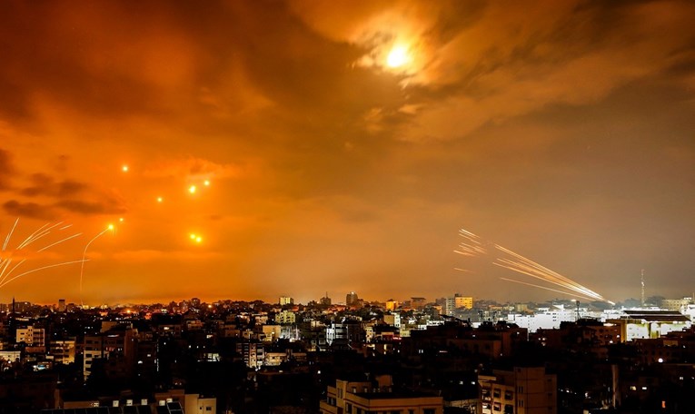Zašto moćni izraelski Iron Dome jučer nije izdržao?
