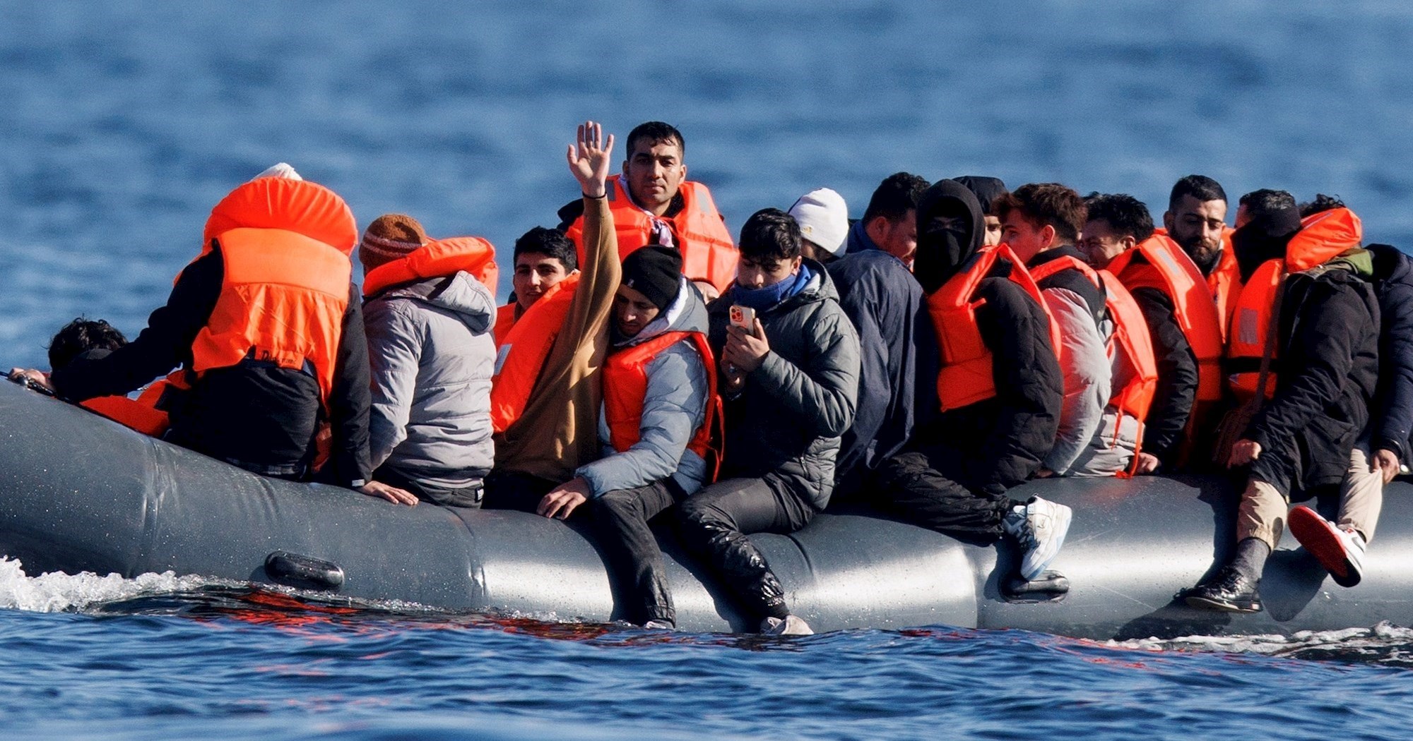 Drama na francuskoj obali: Migranti se tuku za mjesta u pretrpanim brodovima