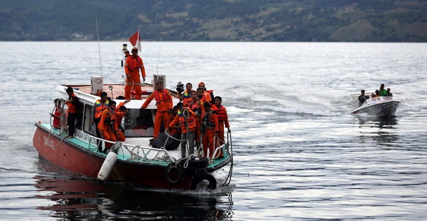 Uhićen kapetan potonulog broda u Indoneziji, potraga za 193 nestalih se nastavlja