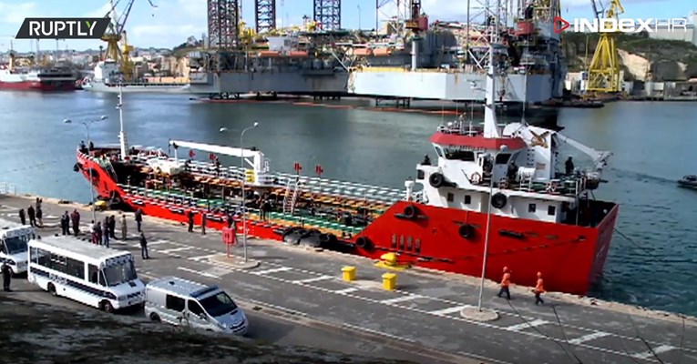 Malteška vojska preuzela kontrolu nad tankerom koji su oteli migranti