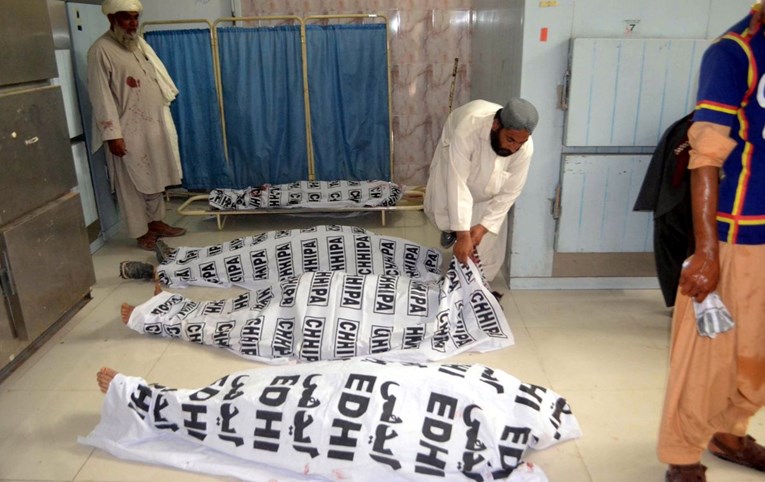 U napadu bombaša samoubojice na izborni skup u Pakistanu 85 mrtvih
