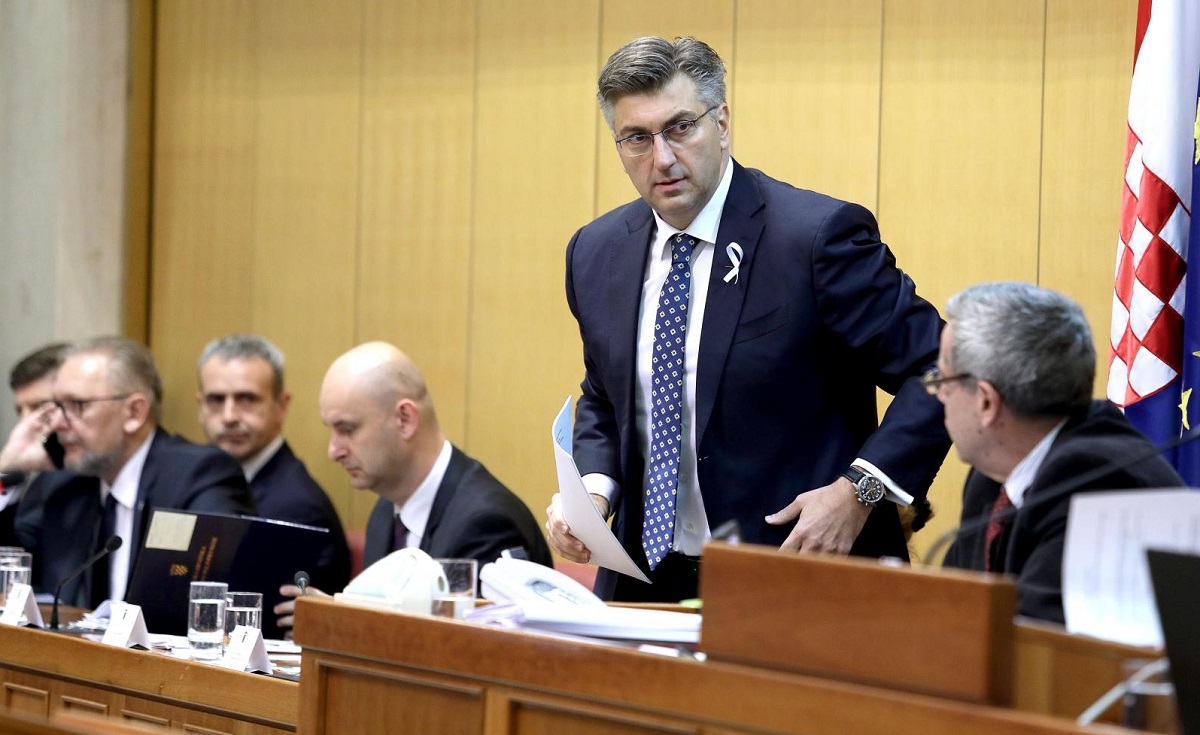Sabor sutra raspravlja o udomiteljstvu i o pozdravu Za dom spremni