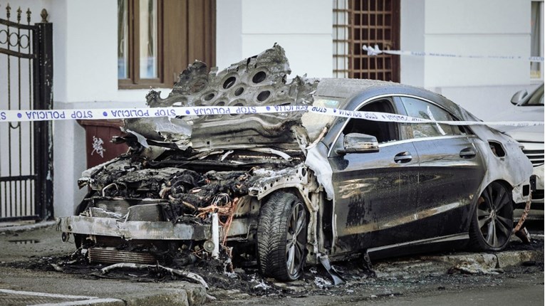 Luksuzni Mercedes 25-godišnjakinje iz Zagreba je namjerno zapaljen