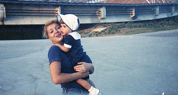 Sin Mirjane Majurec objavio fotografije iz djetinjstva povodom majčinog rođendana