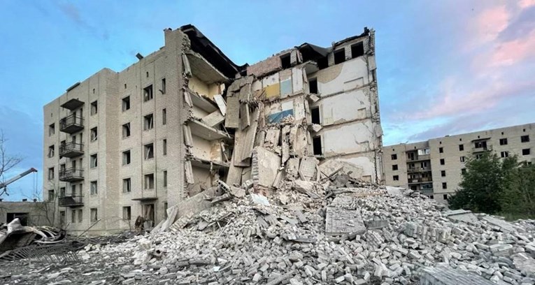 Uništene zgrade, 30 ljudi u ruševinama. Ukrajina najavila protunapad: Ljudi, bježite