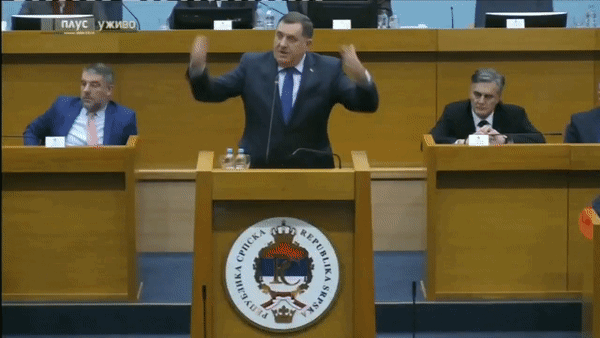 VIDEO Nakon šamaranja Dodik vrijeđao zastupnika: Ti si budala, konju jedan